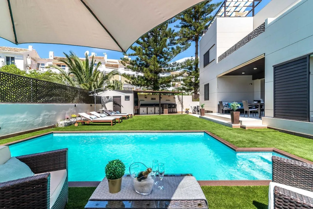 Vacation Marbella I Villa Riviera Del Sol, Private Pool, Jacuzzi, Walking Distance To The Beach Màlaga