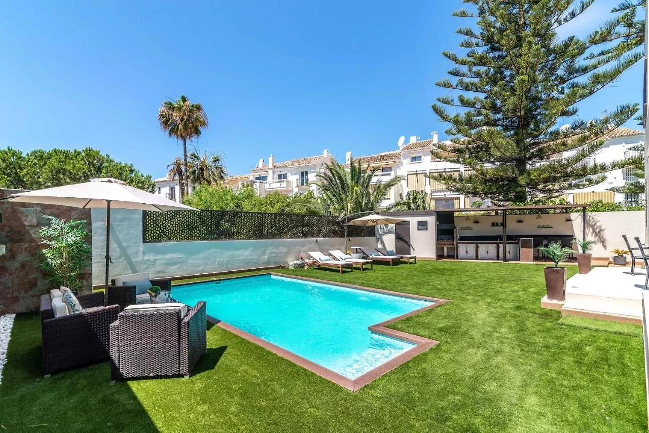 Vacation Marbella I Villa Riviera Del Sol, Private Pool, Jacuzzi, Walking Distance To The Beach Malaga