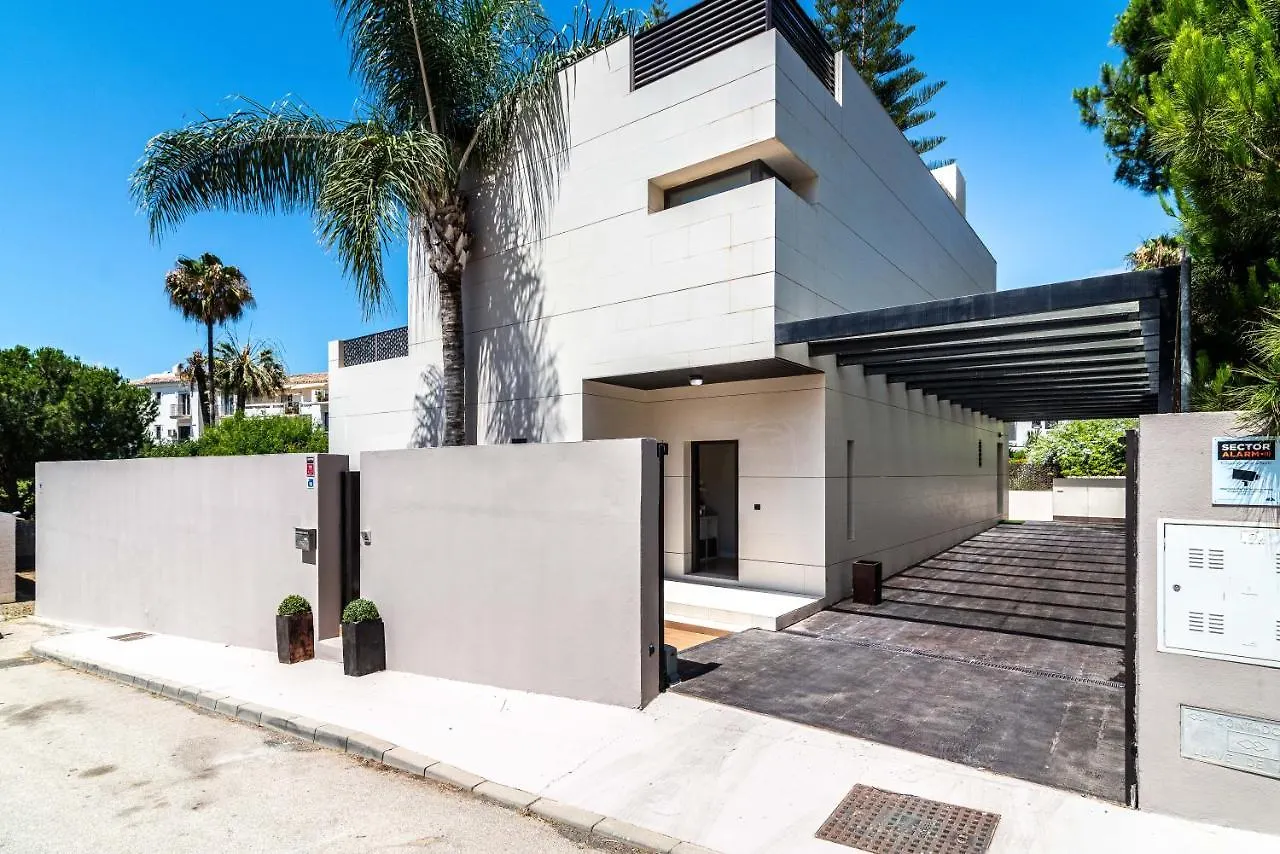 Vacation Marbella I Villa Riviera Del Sol, Private Pool, Jacuzzi, Walking Distance To The Beach Malaga