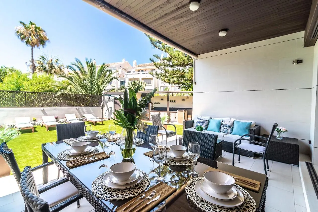 Vacation Marbella I Villa Riviera Del Sol, Private Pool, Jacuzzi, Walking Distance To The Beach Malaga Spain