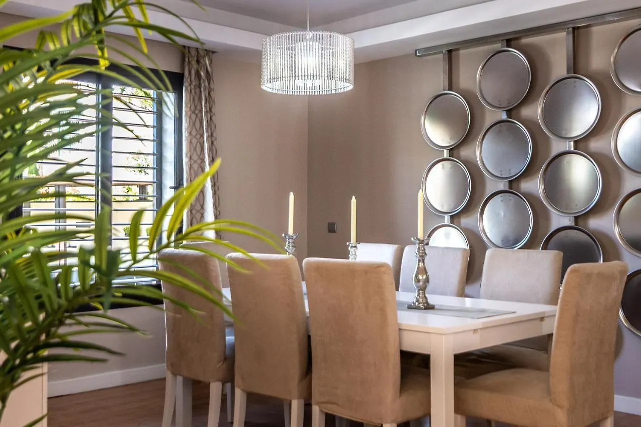 Vacation Marbella I Villa Riviera Del Sol, Private Pool, Jacuzzi, Walking Distance To The Beach Malaga Spain