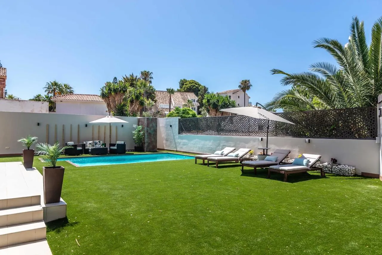 Vacation Marbella I Villa Riviera Del Sol, Private Pool, Jacuzzi, Walking Distance To The Beach Malaga