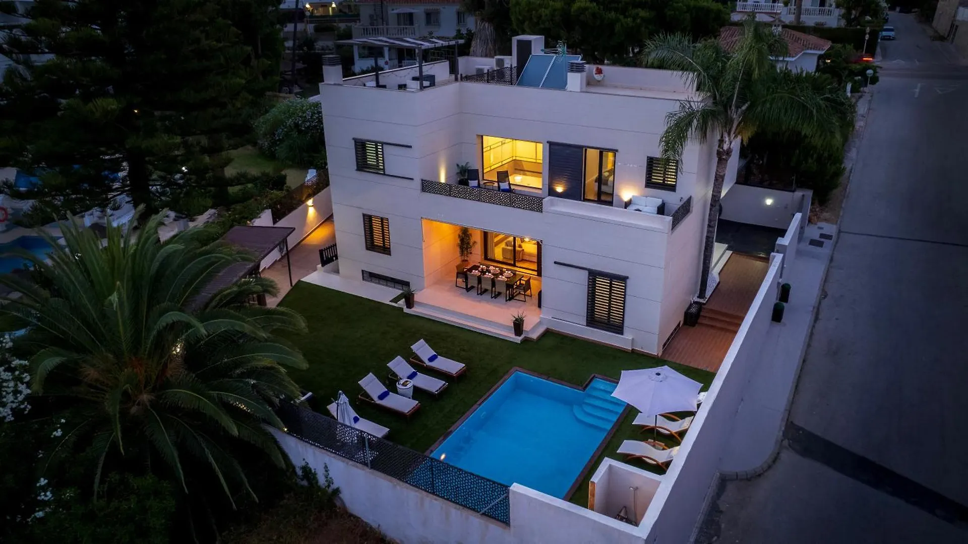 Vacation Marbella I Villa Riviera Del Sol, Private Pool, Jacuzzi, Walking Distance To The Beach Malaga